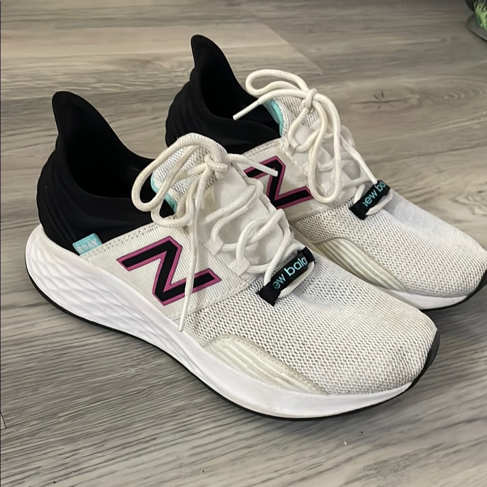 New Balance White and Black Sneakers with Fresh Foam Technology